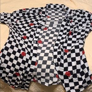 checkered white and black with red roses